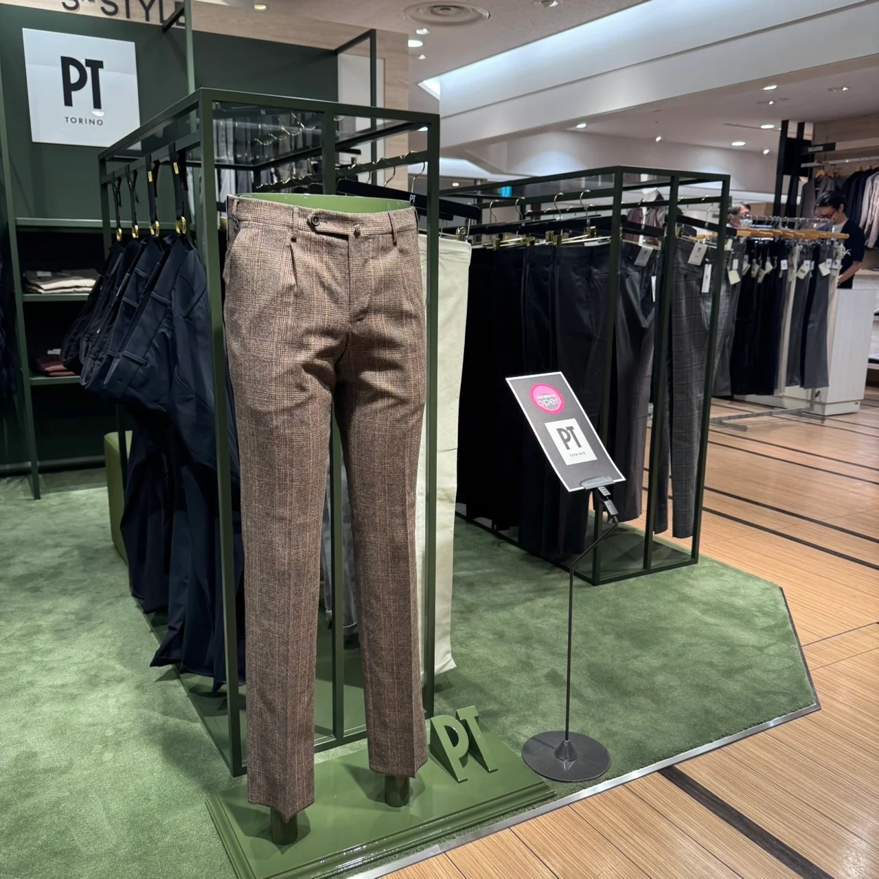 イタリアが誇るパンツブランド「ピーティーの画像_3