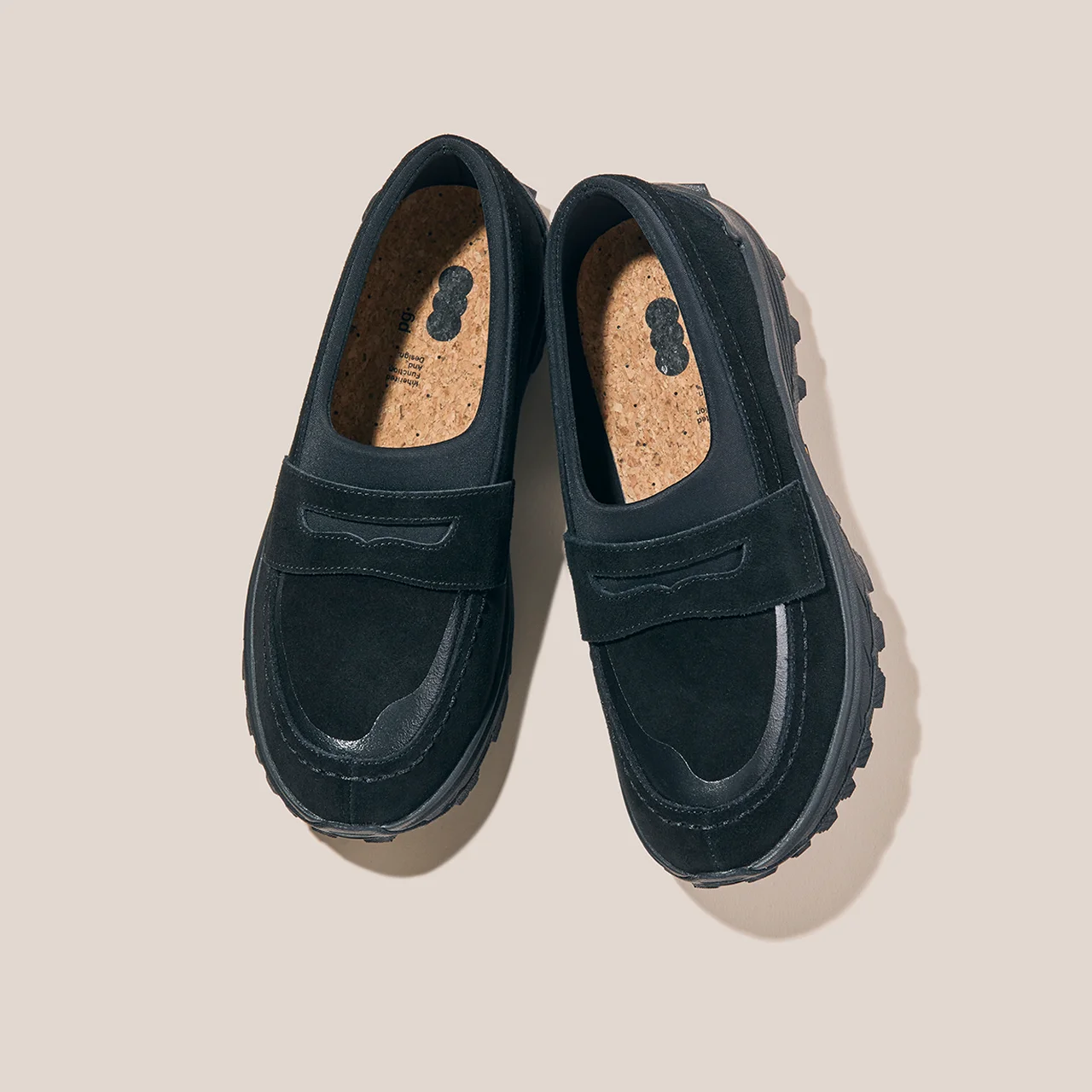 40代男性におすすめのピージーのローファースニーカー「ディッシュ」