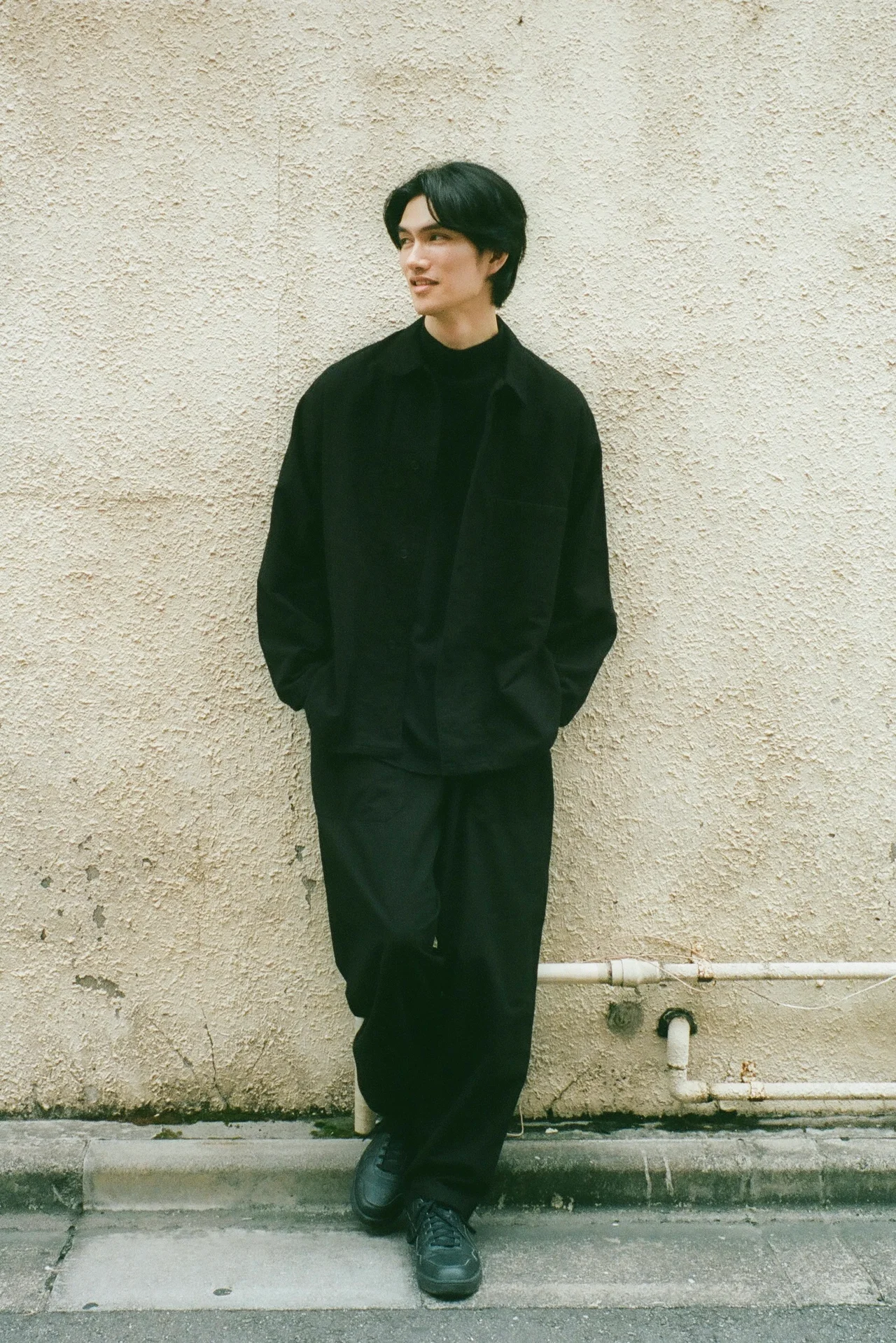 黒染めのニュアンスセンターパート メンズヘア