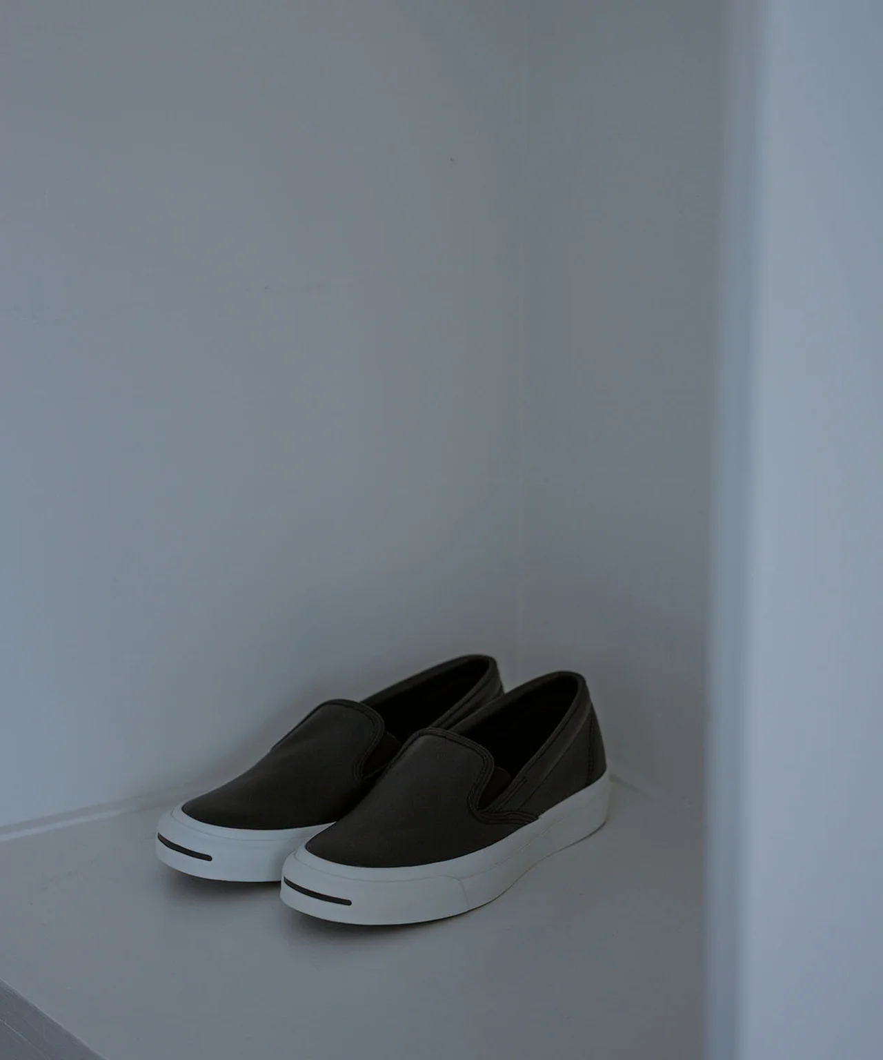 カラーはブラックのみ