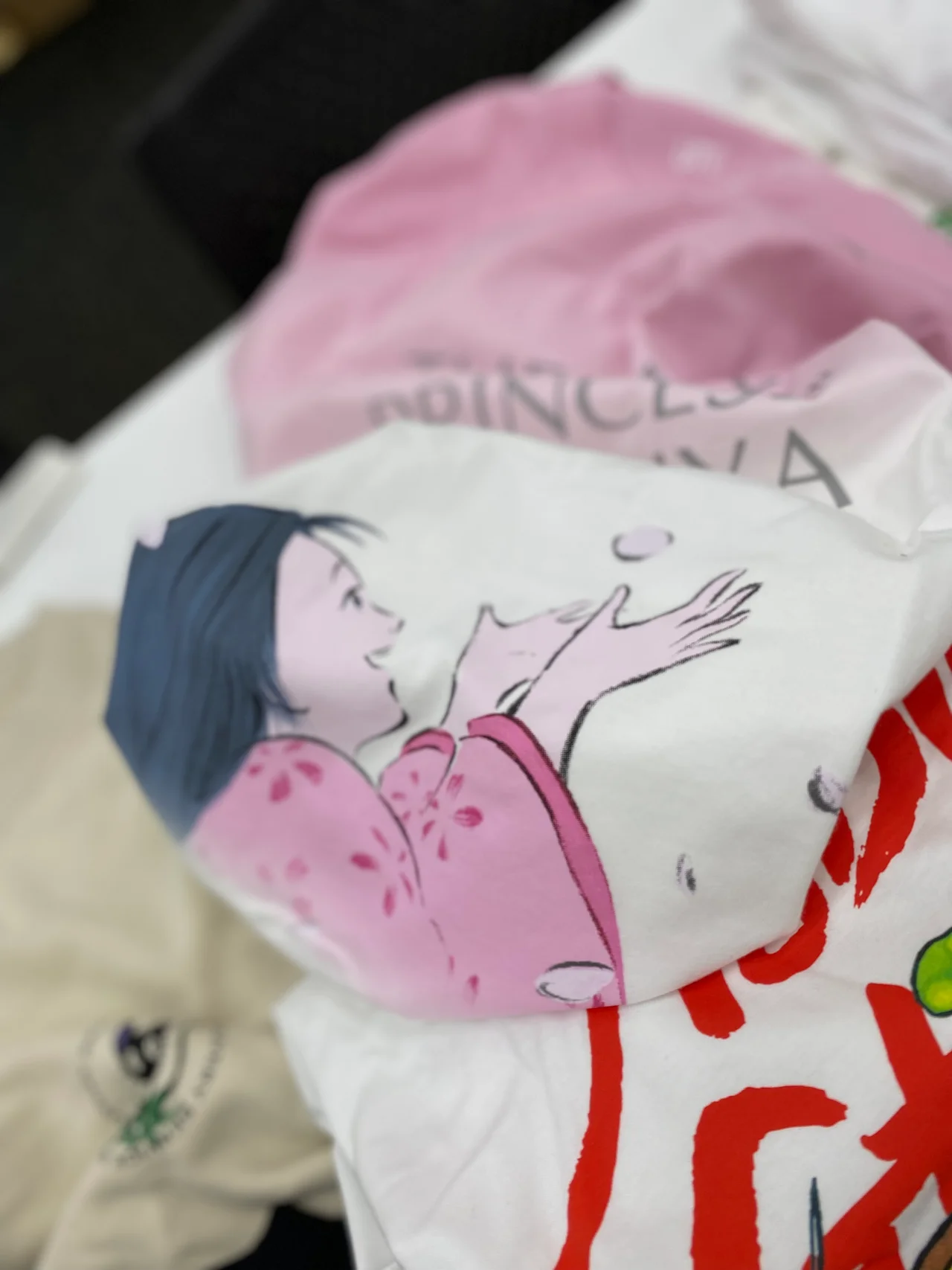 【大人のユニクロ】海外限定「UT × スの画像_5