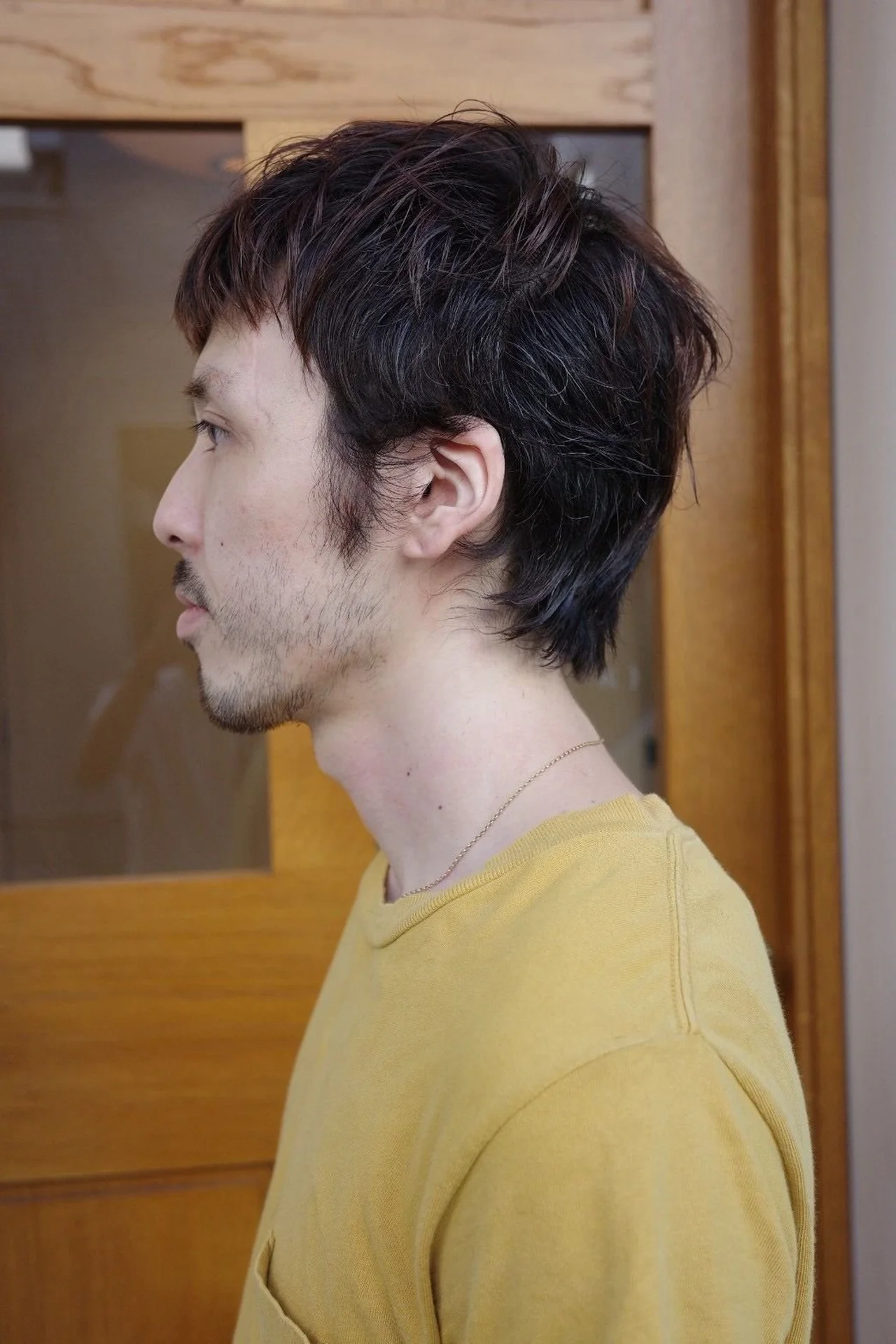 メンズヘア 少しの個性を加えたショートヘアの左サイド