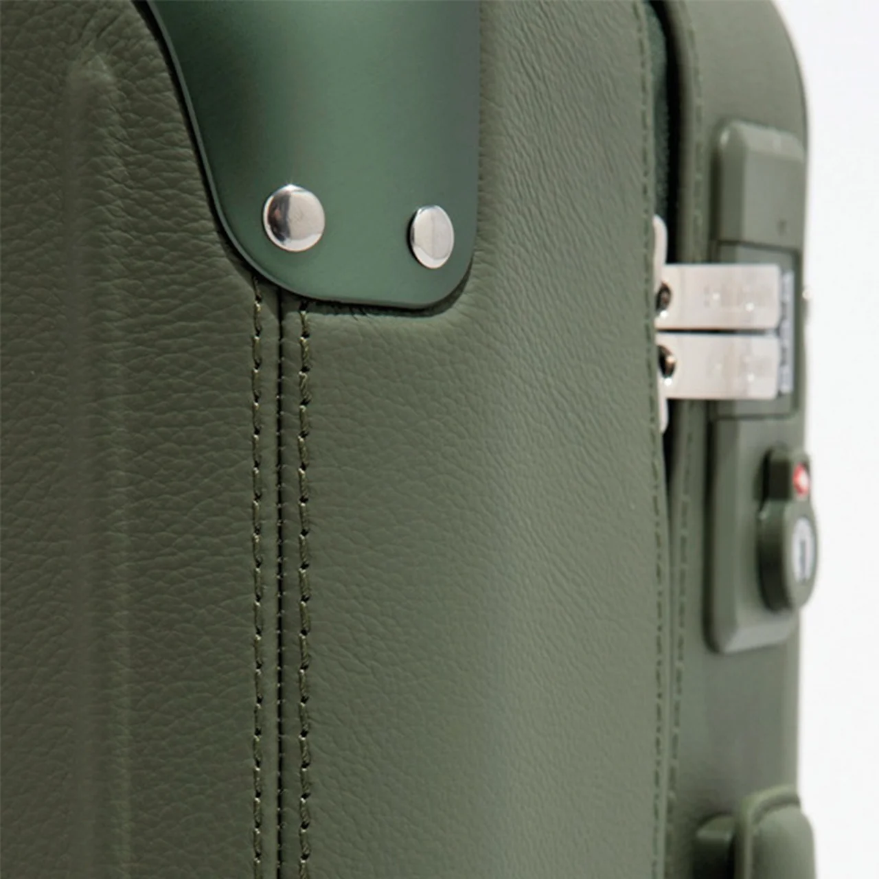 RIMOWA|DISTINCT CABIN 2