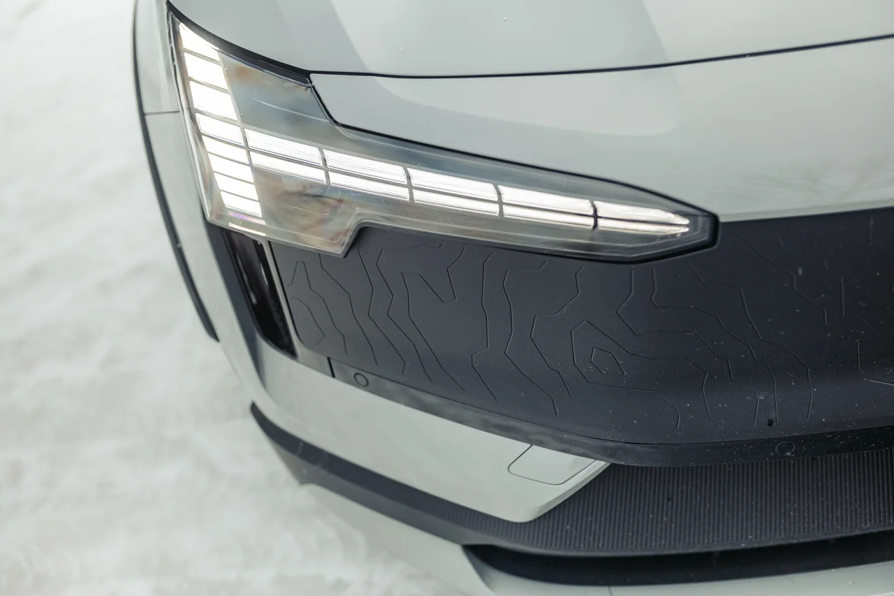 より精悍な印象のフェイス