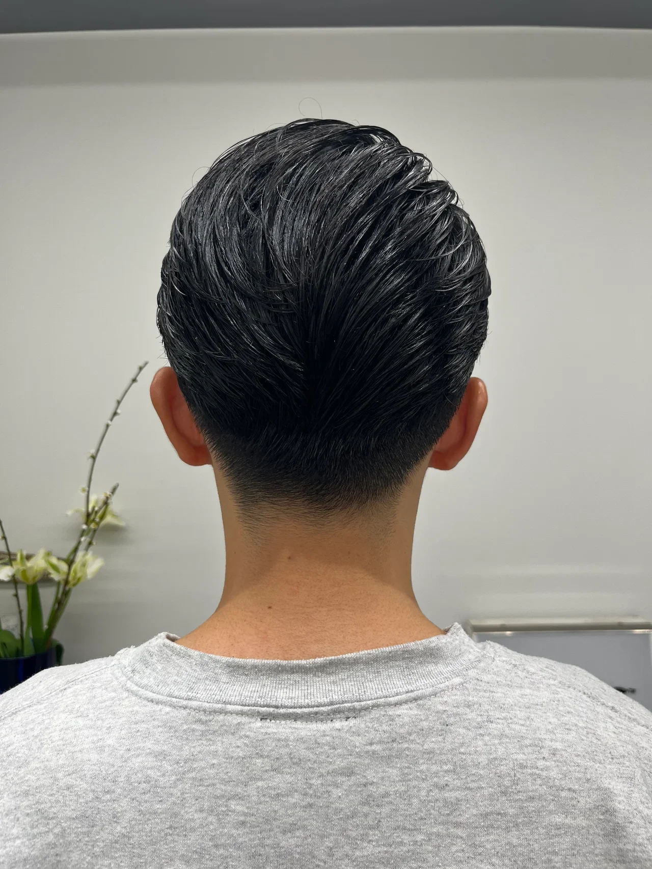 【40代メンズヘアの正解】サイドとバックをスッキリさせた「7：3分け」③