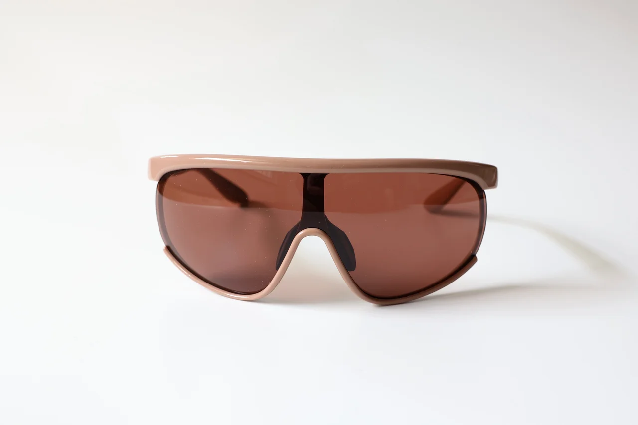 UNIQLO：C｜サングラス／シールド 正面