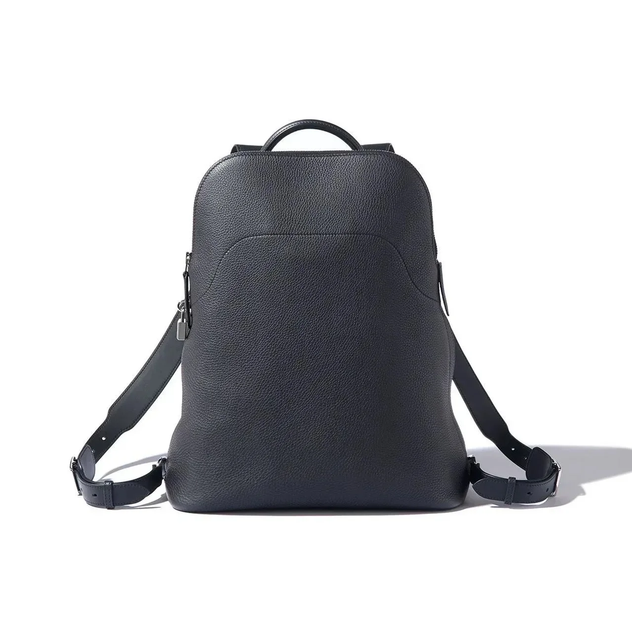 【エルメス】大人の黒バッグ30｜洗練を極めた名作《ボリード》の品格バックパック【HERMÈS】①