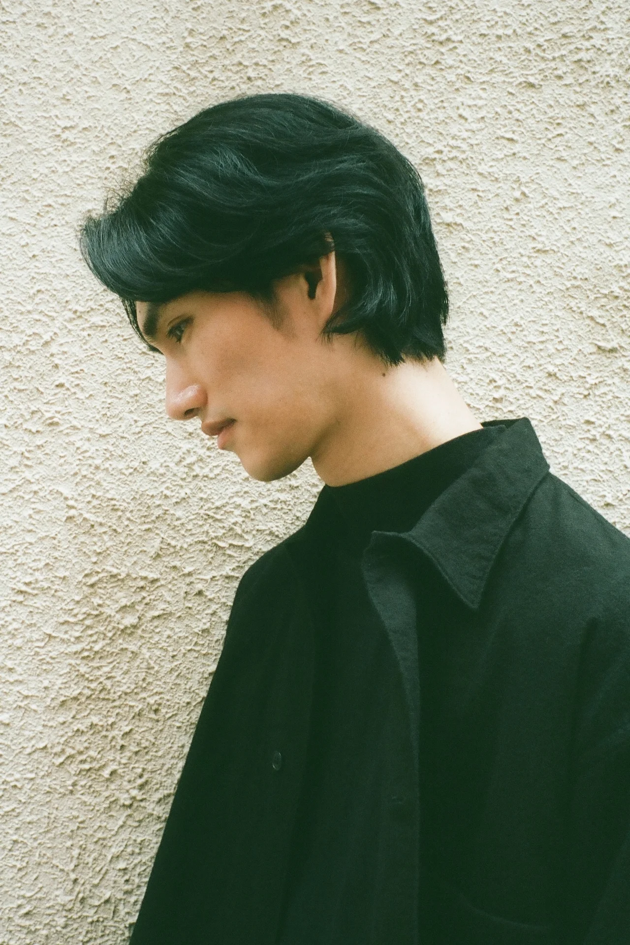 黒染めのニュアンスセンターパート メンズヘア