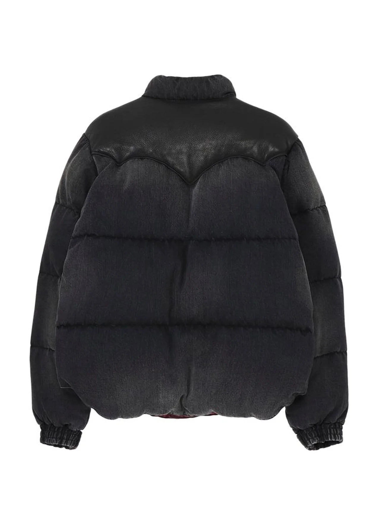 【差がつく大人の黒ダウン】デニムとカウレの画像_5