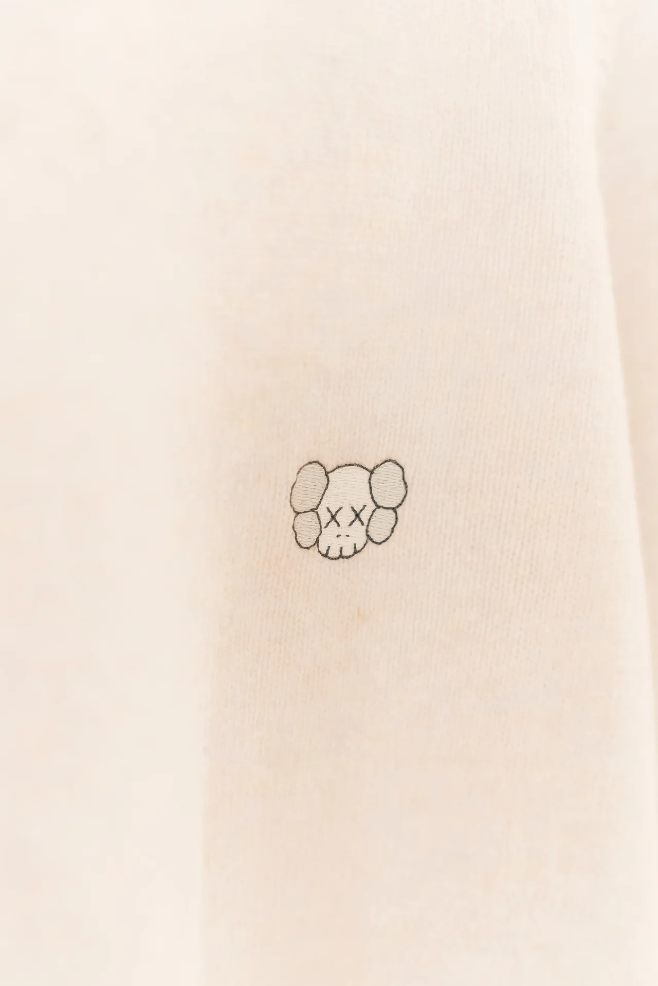 【大人のユニクロ】試着ルポ。「KAWS」の画像_13