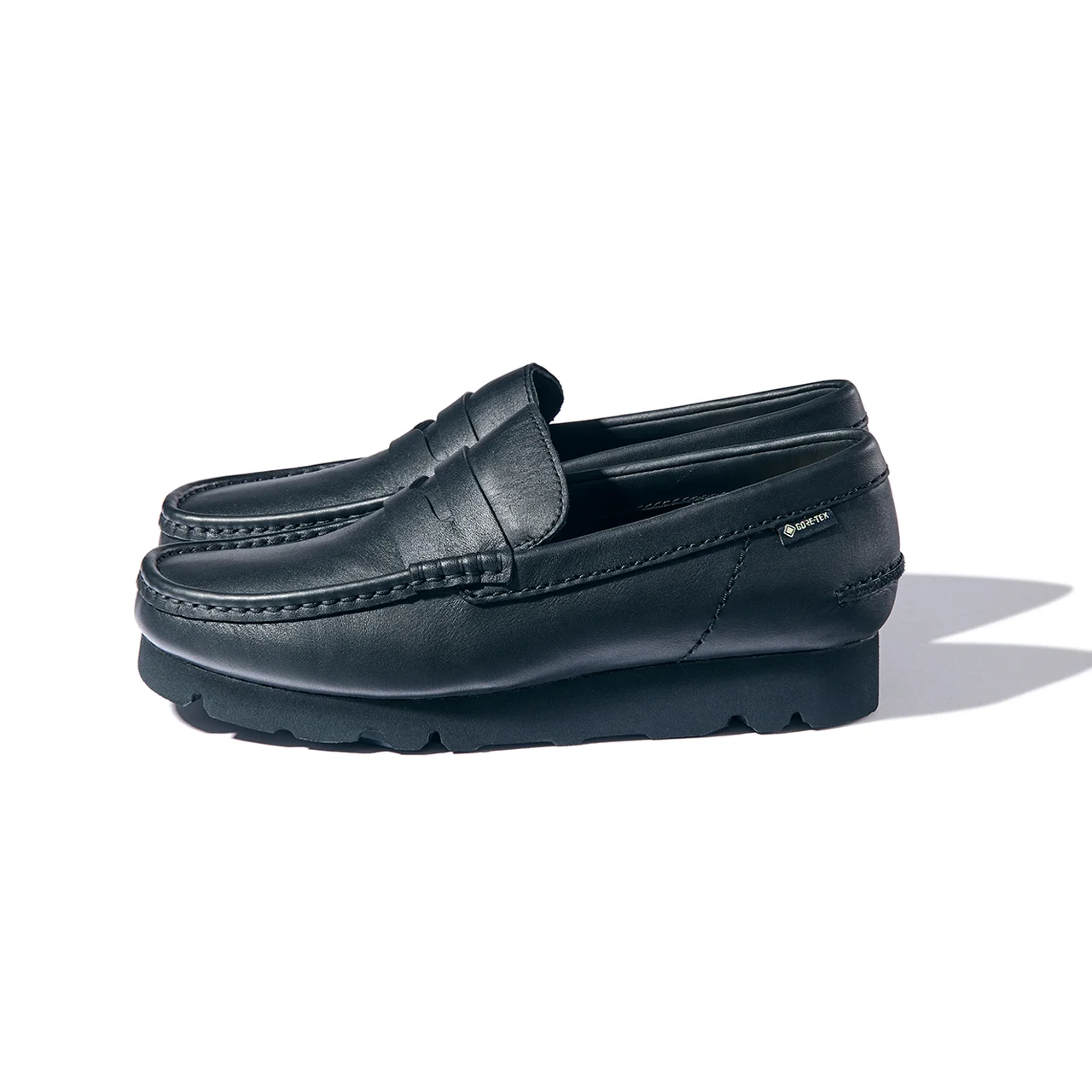 「ワラビー」らしいボリューム感はそのままに、細身のラストを採用