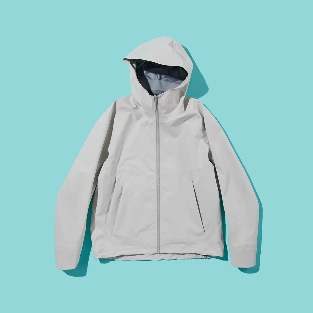 着心地のいいシンプルなGORE-TEXジャケット「アリス ジャケット」