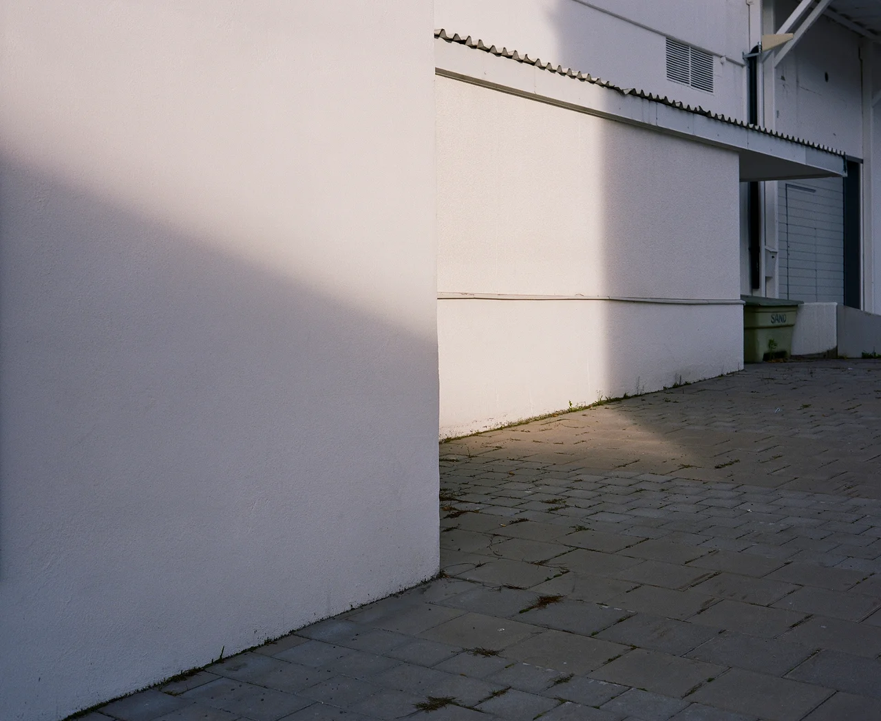 山野アンダーソン陽子と三部正博による展覧会「Longing for Grey」がVAGUE KOBEにて開催【1月19日まで】②