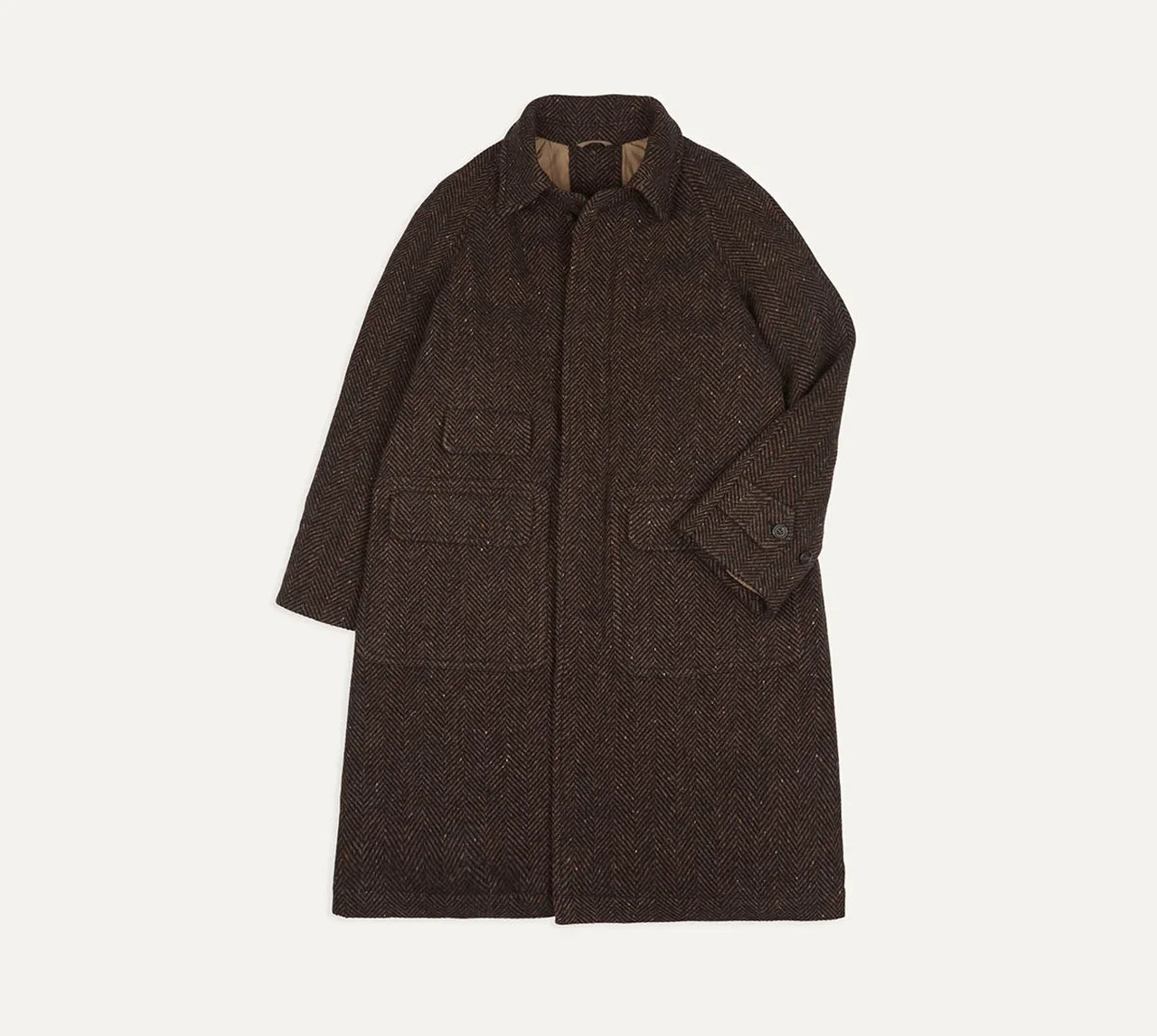 【大人の冬服】ダウンにみえないダウンコートに注目。「ナンガ」と「ドレイクス」のコラボが買い！①