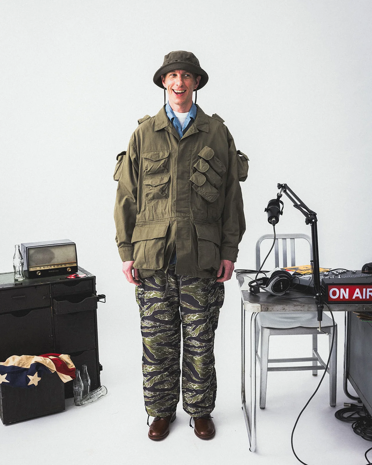 「PEG」のフィールドジャケット「P RADIO JACKET」カーキ