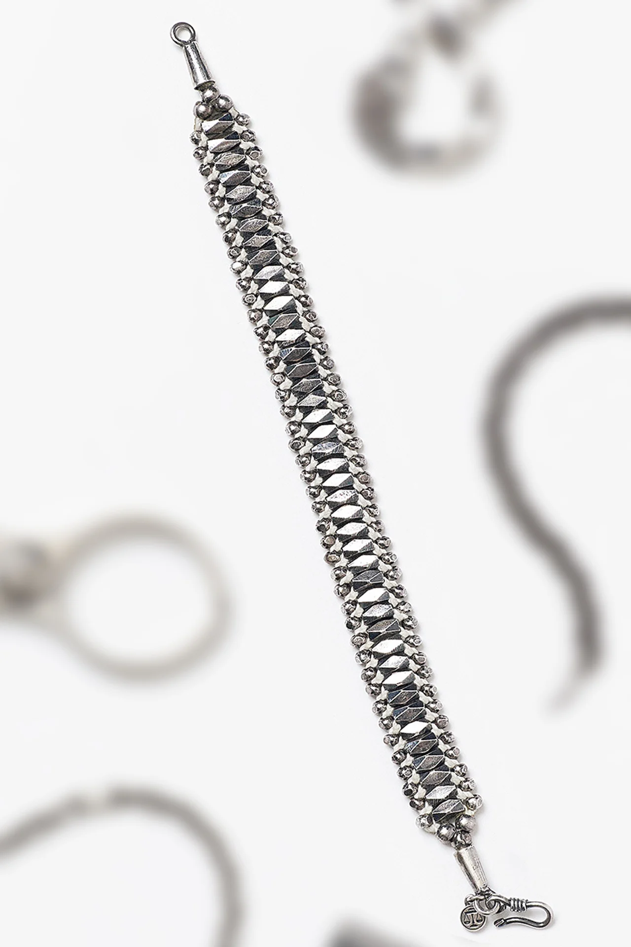Sara Finchley｜Silver Misanga