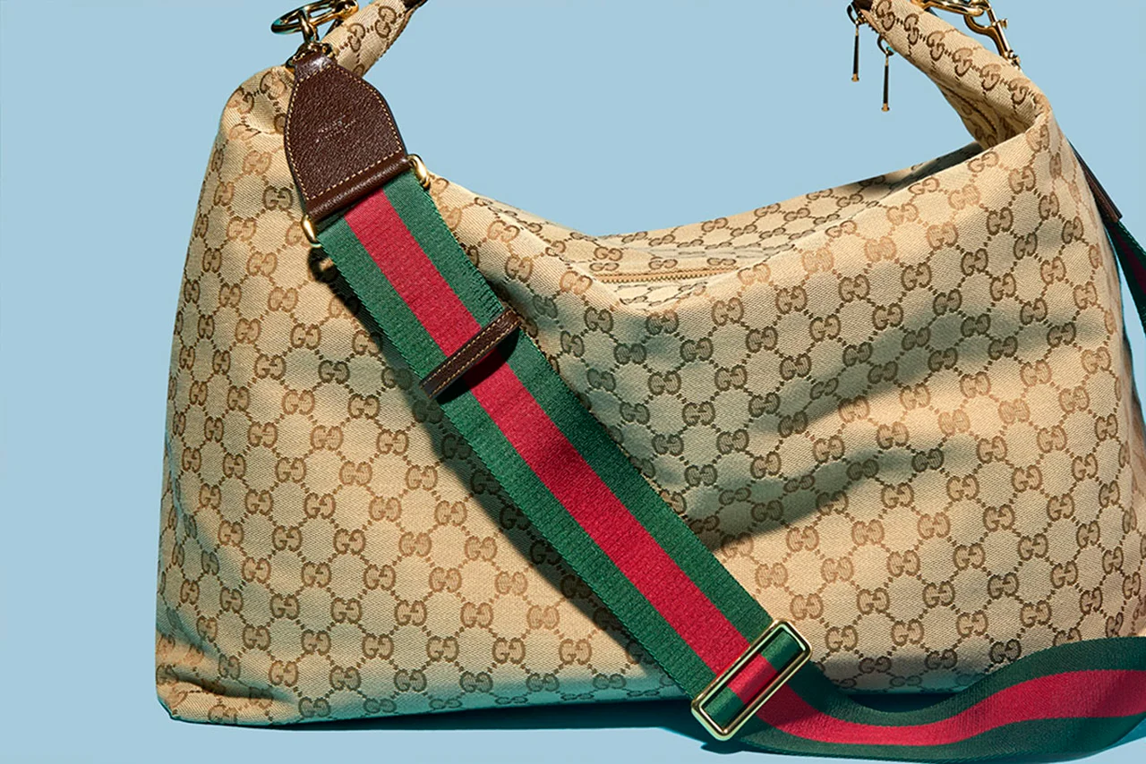 【グッチ】40代メンズにおすすめの新作小物5選。デムナによる「ラ・ファミリア」コレクションに注目