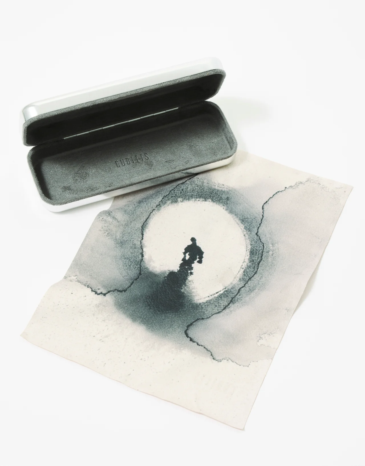 【差がつく大人のアイウェア】ファンの熱望の画像_12