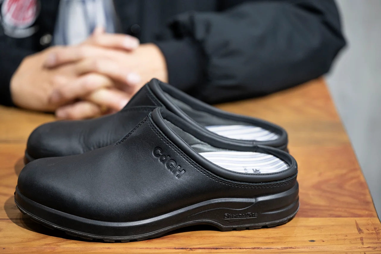 【おしゃれな大人の愛用サンダル】「コム の画像_1