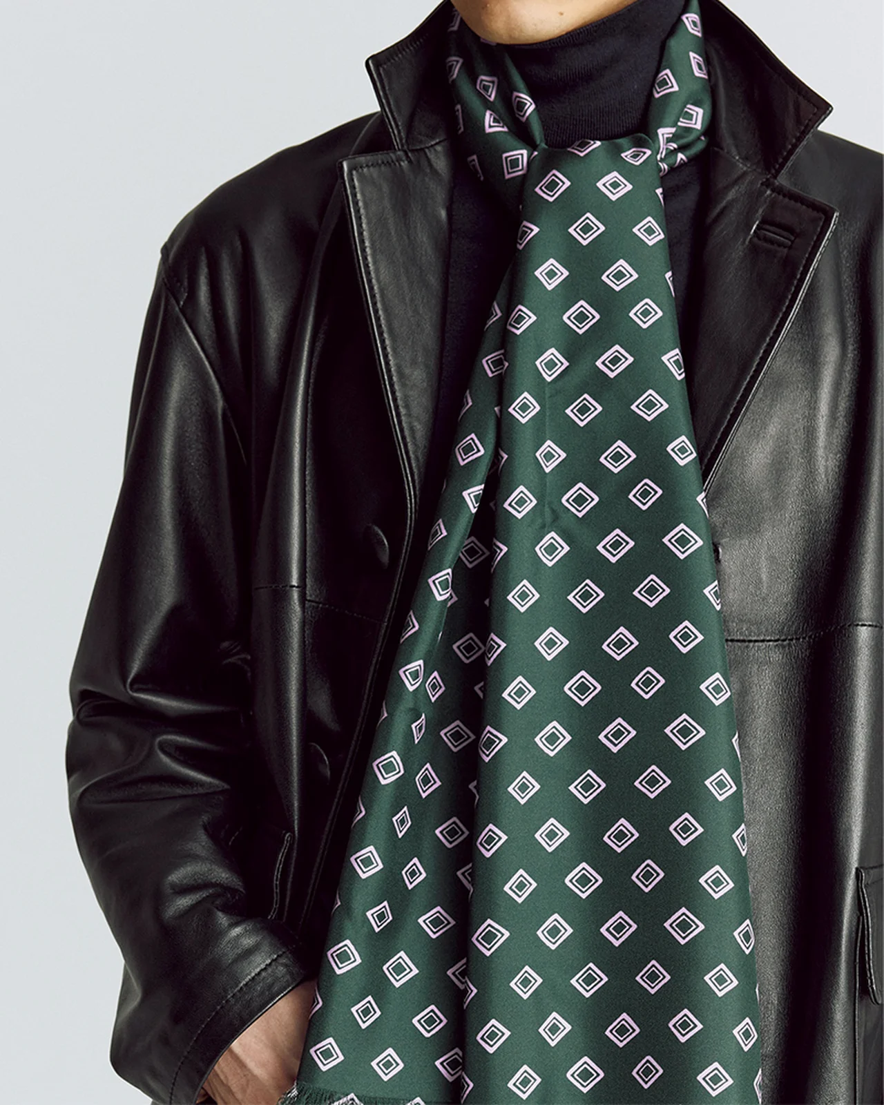 CHARVET silk scarf 着こなし