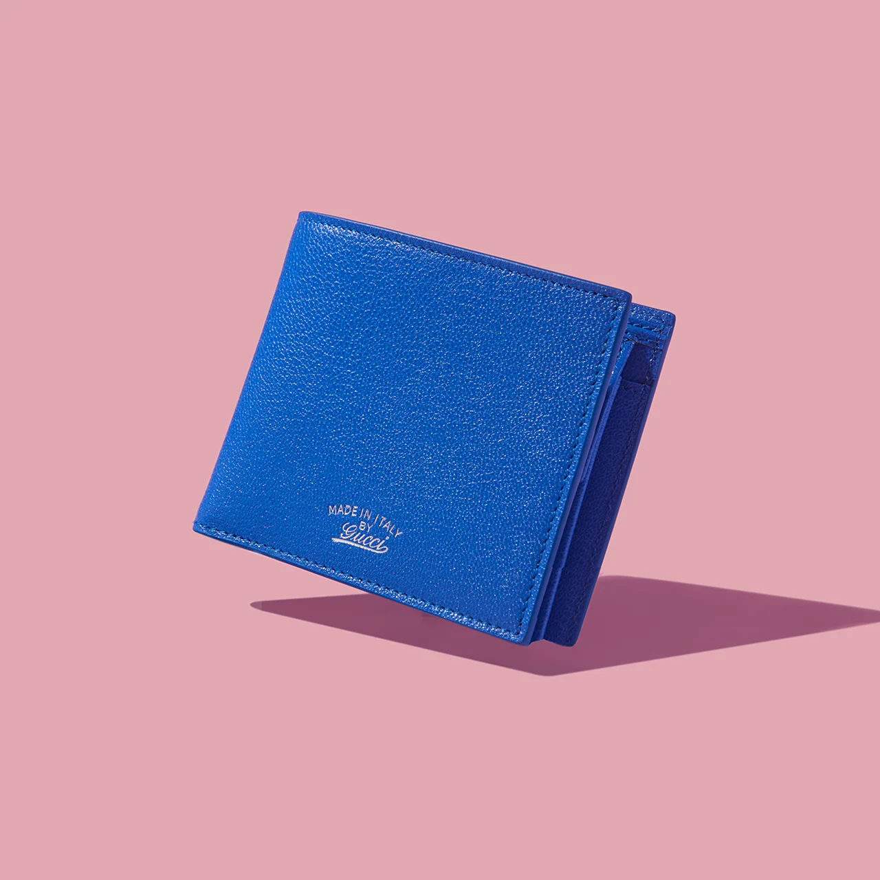 クラシカルなフォントの新シリーズ「リラ」の二つ折り財布