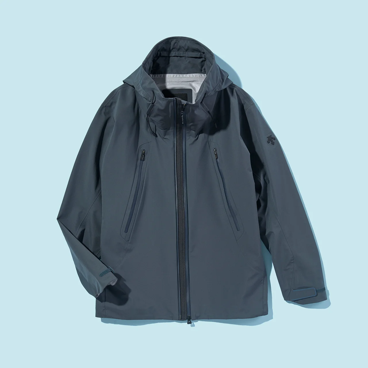 デサントオルテラインのアーバンリサーチ別注ハードシェル