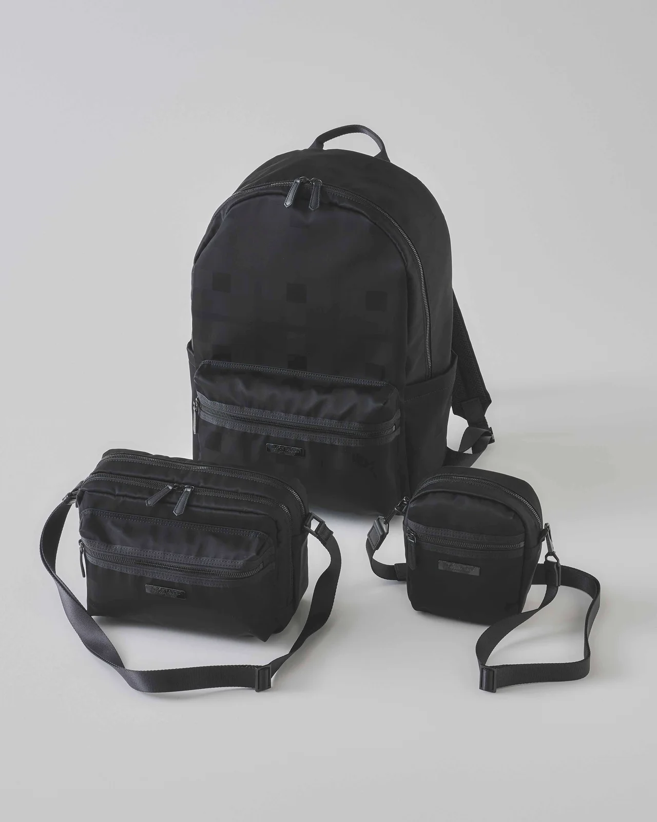 【大人が着るべき「黒」アイテム】黒を極めの画像_12