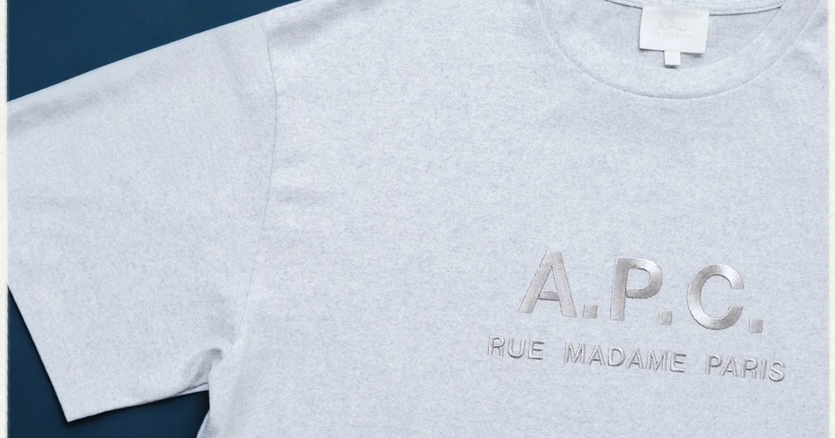 差がつく大人のロゴTシャツ】 “A.P.C.”の刺繍ロゴが上品な2型のアー