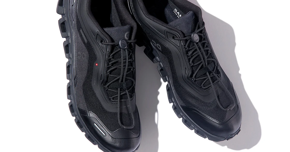 オン】大人が買うべき「黒スニーカー」BEST30｜防水仕様の新名品