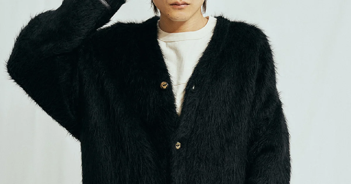 希少なアルパカ素材のロングコートとカーディガン。大人も惚れ込む