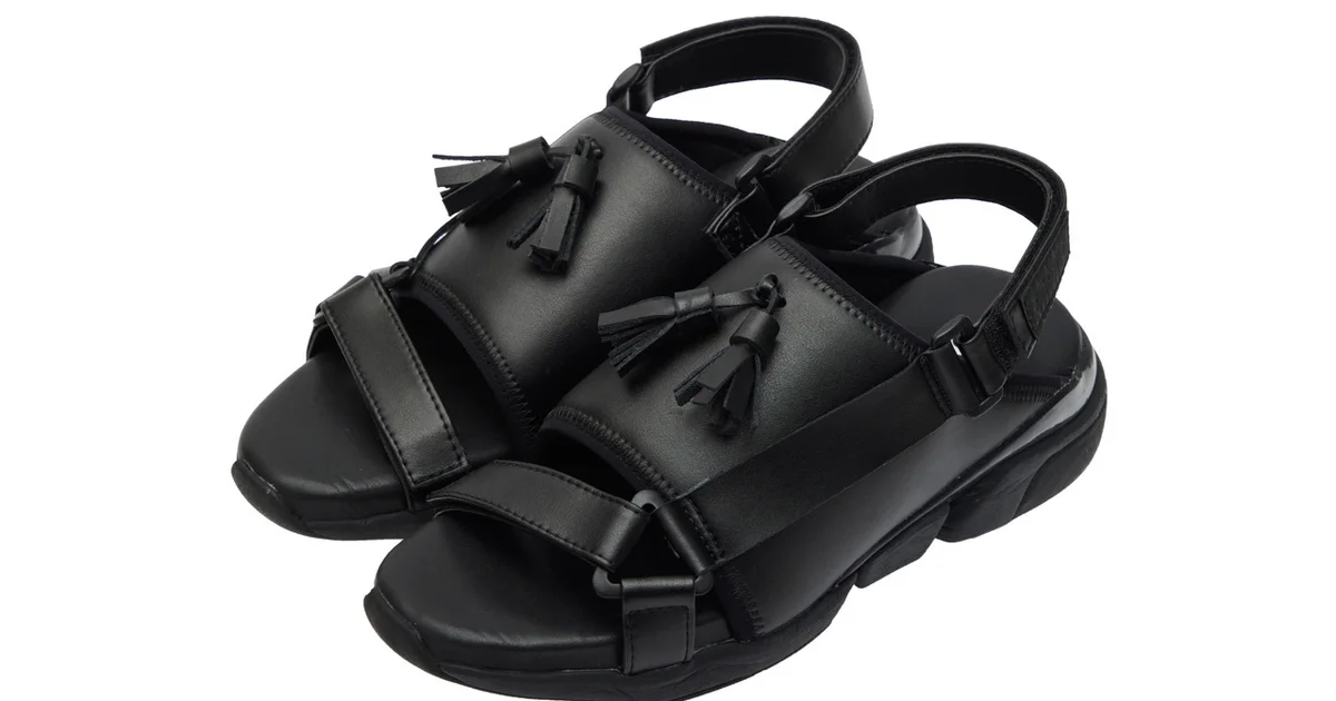 ネクロ男 履き心地はまるでスニーカー。大人が選ぶべき「レザーサンダル