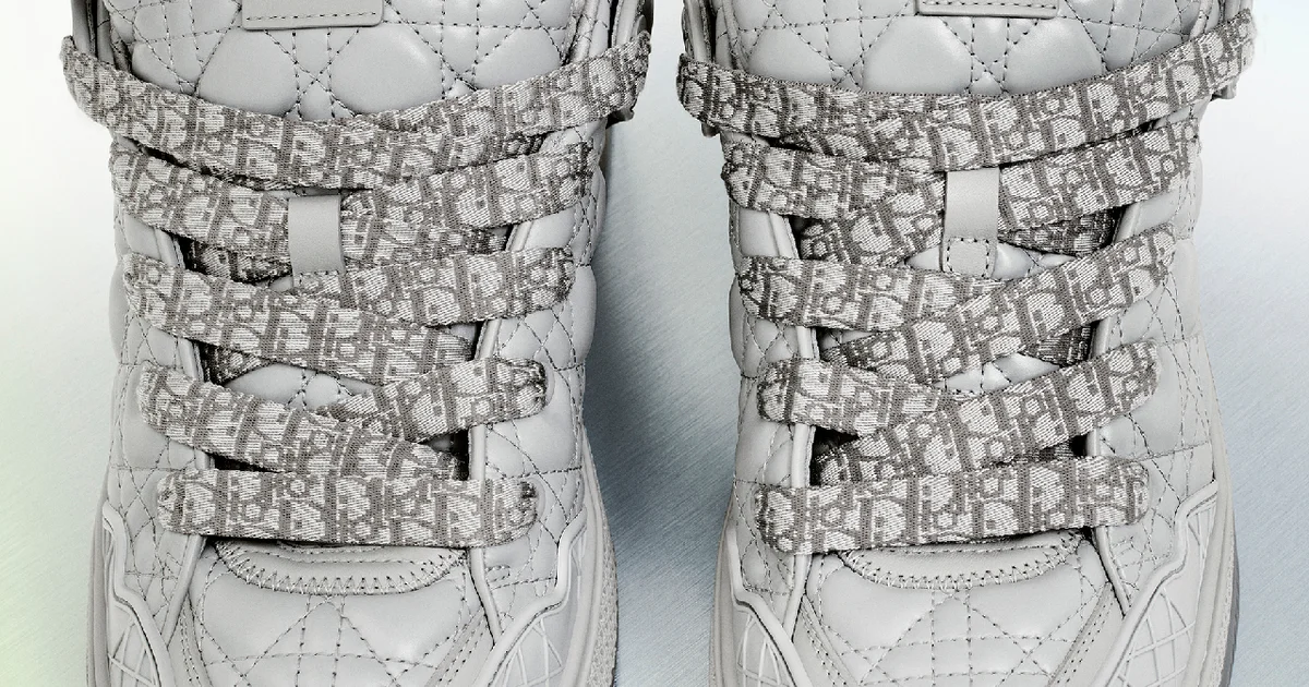 大人の春スニーカー】ファットなフォルムが新鮮な「ディオール 大人の春スニーカー】ファットなフォルムが新鮮な「ディオール