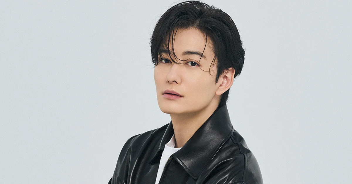 岡田将生、アート＆クラフトなロエベを嗜む - FASHION | UOMO