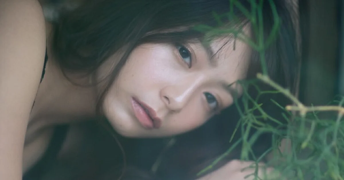 篠山紀信 美女標本箱 MOVIE宇垣美里 | UOMO