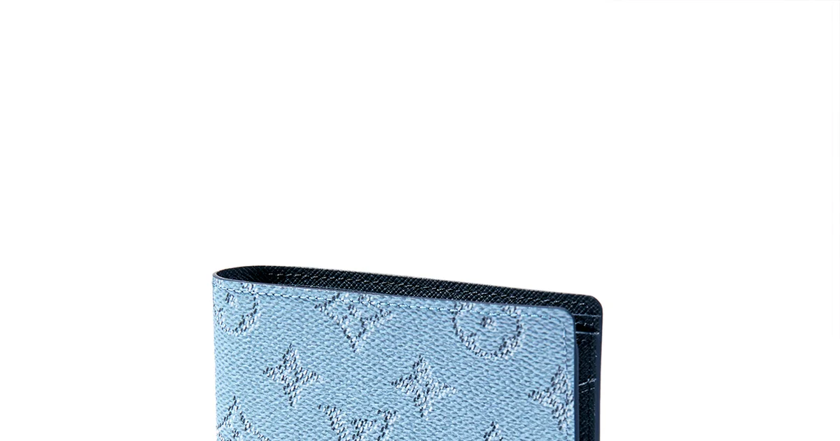 大人気☆Louis Vuitton デニムミニ財布 夏ボーナスで買うべき大人の財布】デニム風のモノグラムが新鮮な