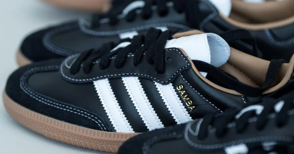差がつく大人のアディダス】とびきり上品な「黒サンバ」。高級感が
