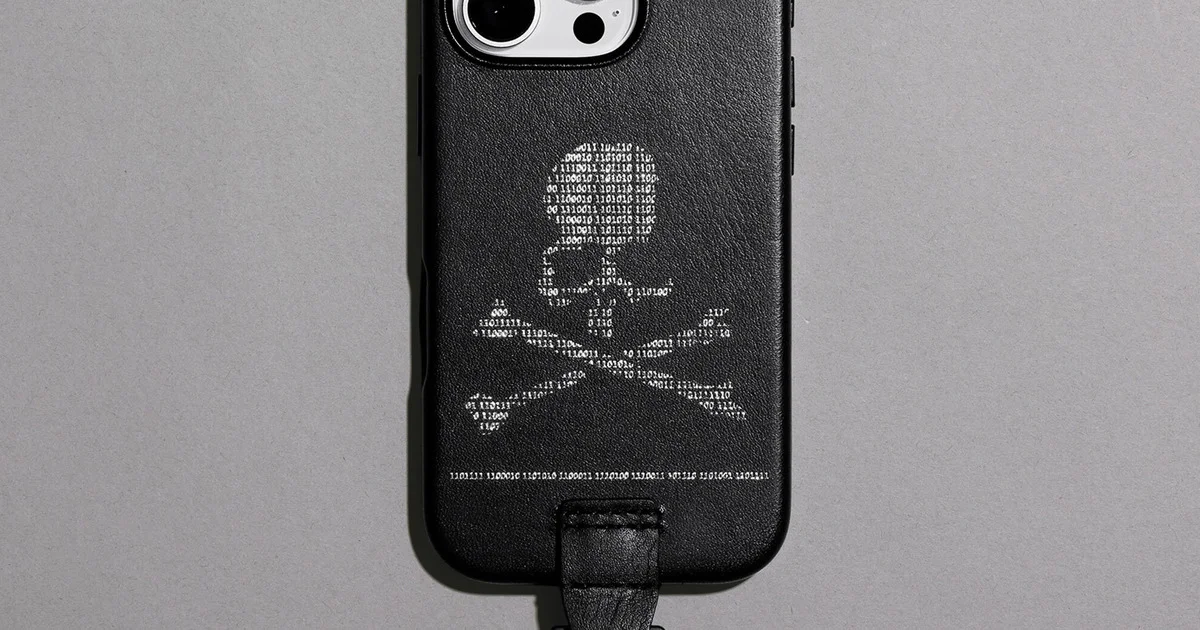 おしゃれな大人のiPhoneケース】完売必至。ブラックレザーにスカル