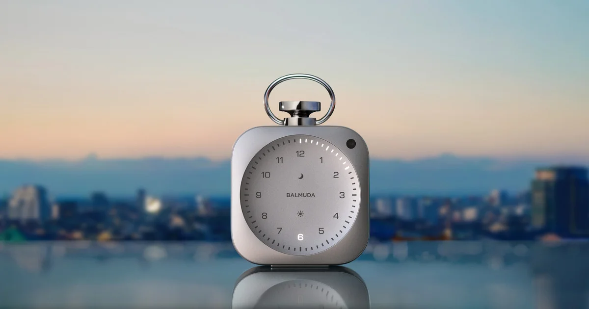 バルミューダ】新作は“針のない置き時計”。光で時を感じる「The Clock