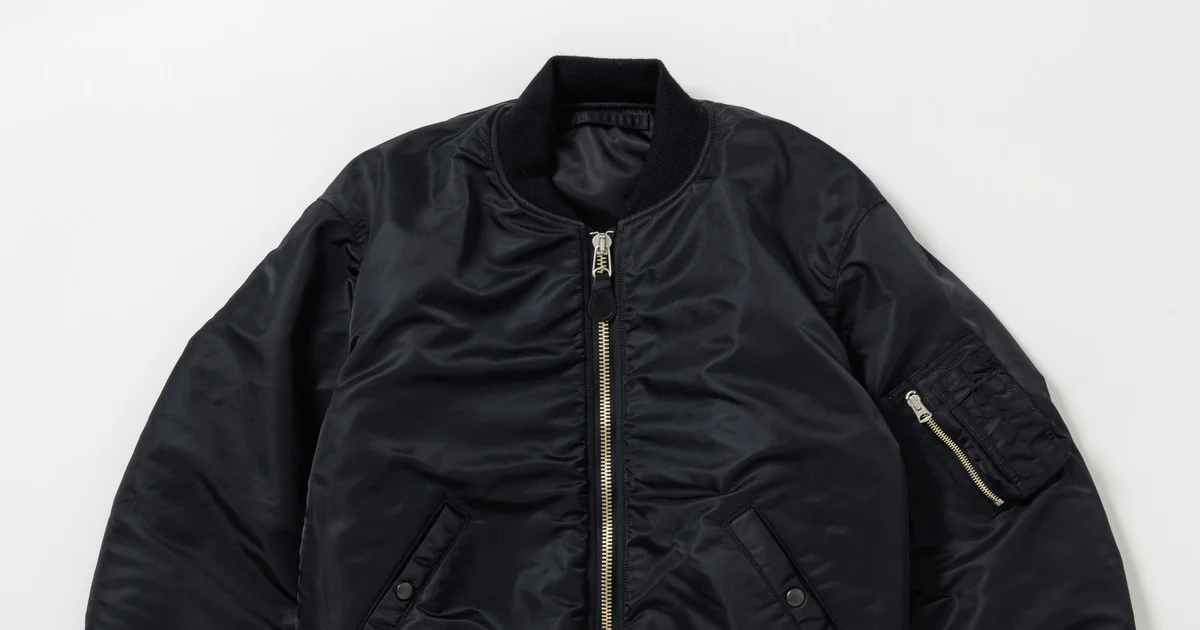 差がつく大人の黒アウター】こだわりのMA-1。「アヴィレックス7522