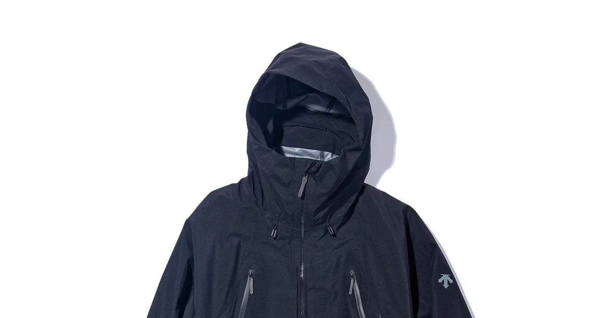 梅雨前に買うべきゴアテックスウェア】傘もバッグ要らない