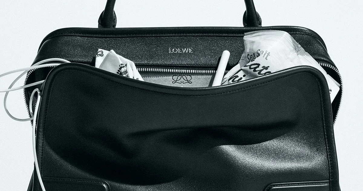 特別価格　LOEWE 黒 レザー ビジネスバッグ ロエベ】完璧な黒レザーバッグは「半開き」。スキがない男はつまらない
