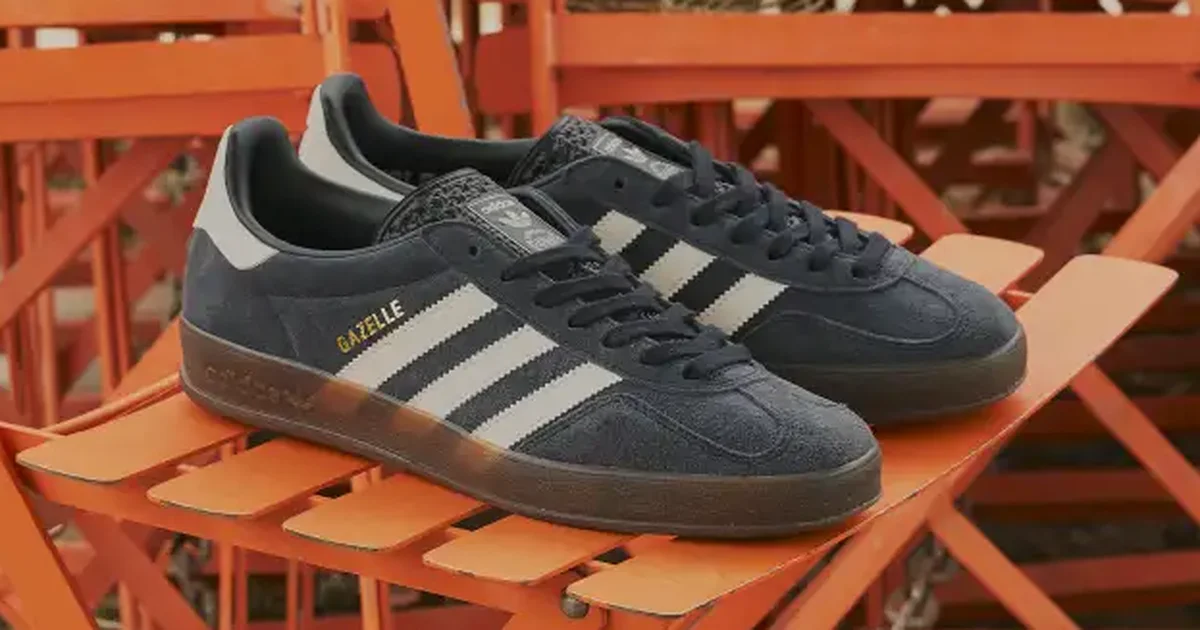大人のアディダス】70年代の名作「ガゼル インドア」をネイビーで