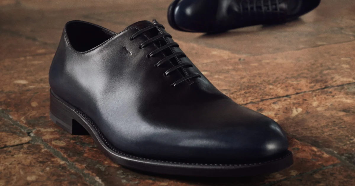フェラガモ】メンズ靴の名品「トラメッザ」のカスタムが可能。伊勢丹
