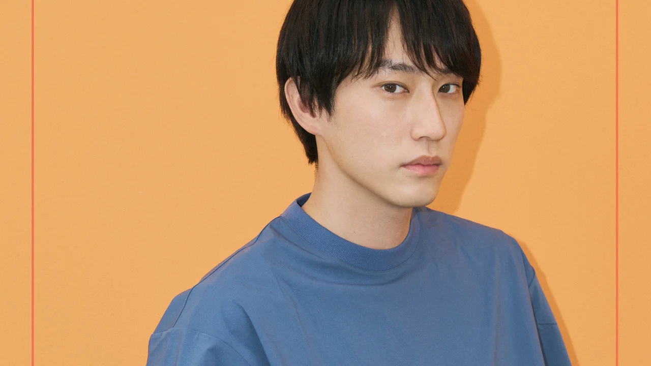 【杉野遥亮が着る】仕事も休日も、雨の日も暑い日も快適。 大人の万能服「ワンダークロス」 気温別・着こなしダイアリー