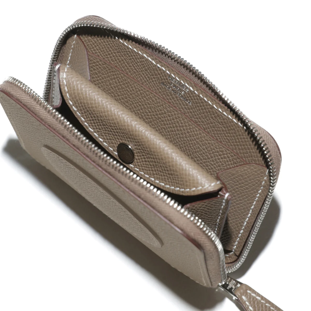 HERMÈSのマカロン コンパクト