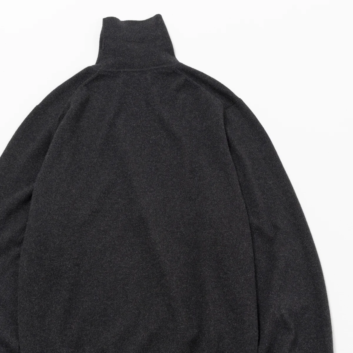 COMOLI｜SCOTT&CHARTERS別注 タートルネックニット