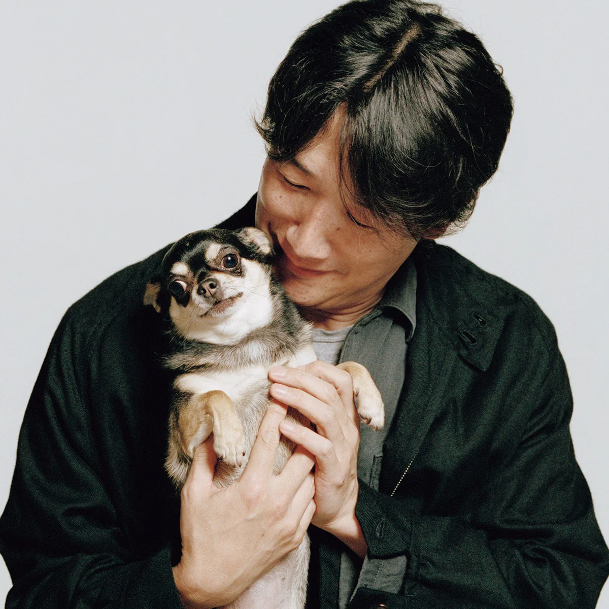川上淳也と愛犬・くう｜初めて抱いた時から嫌がられなかった。もともと相性がよかったんですね【犬を愛する男の肖像】