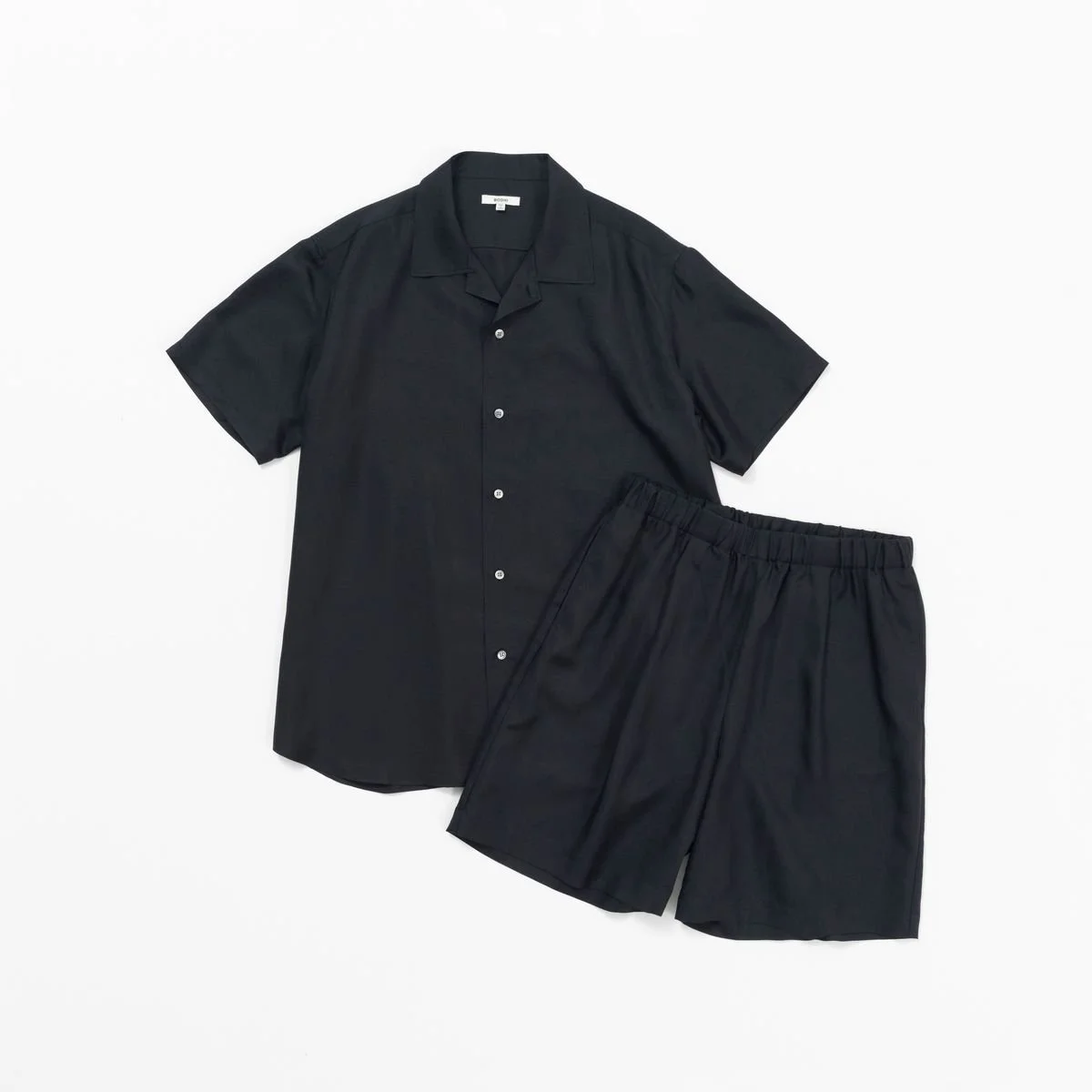 BODHI｜“VACANCES”シルクシャツとショーツのセットアップ