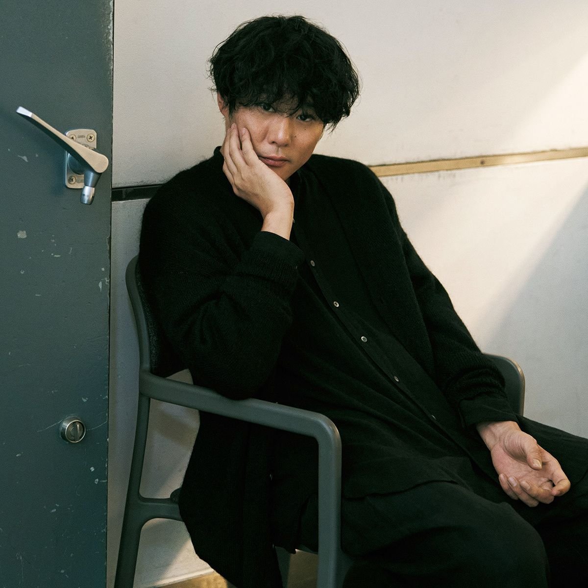 藤井道人（映画監督）インタビュー｜何にどう感情が揺れるのかを意識した“人の愛”を描きたかった【映画『汝、星のごとく』】