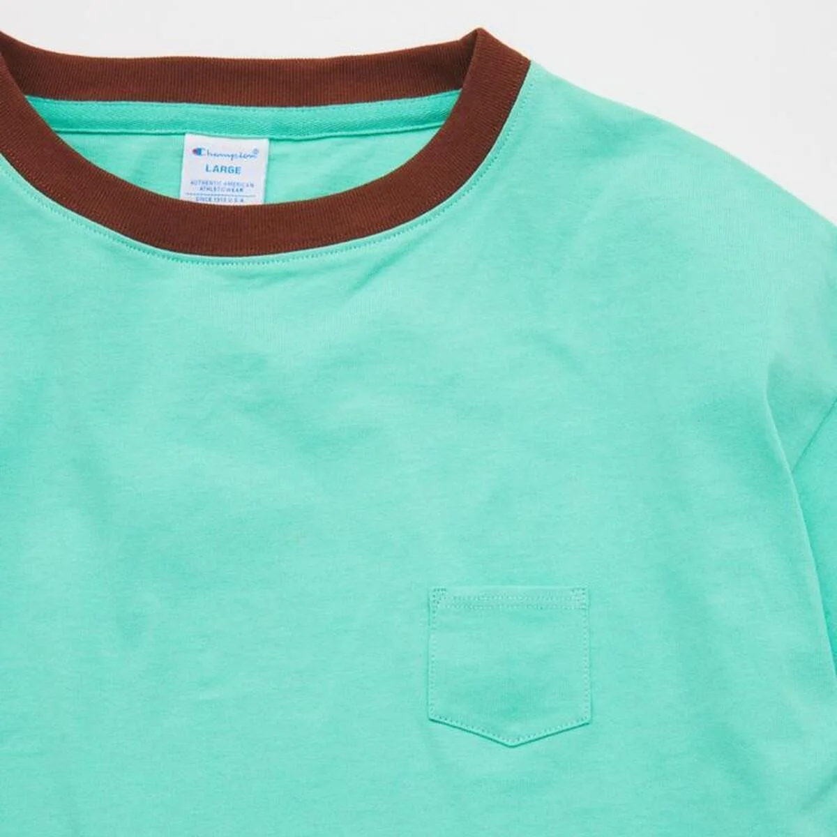 【差がつく大人の「チャンピオン」Tシャツ】小さなポケットが新鮮。ジャーナル スタンダード別注リンガーT「ポケチー」